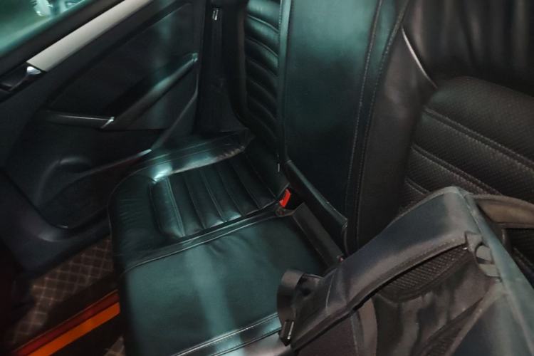 Used Volkswagen Passat 2011 1.8TSI DSG Prestige Edition Left Rear Seat