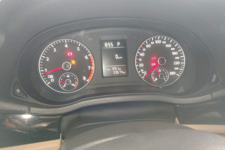 Used Volkswagen Passat 2011 1.8TSI Automatic Prestige Edition Odometer Close Up