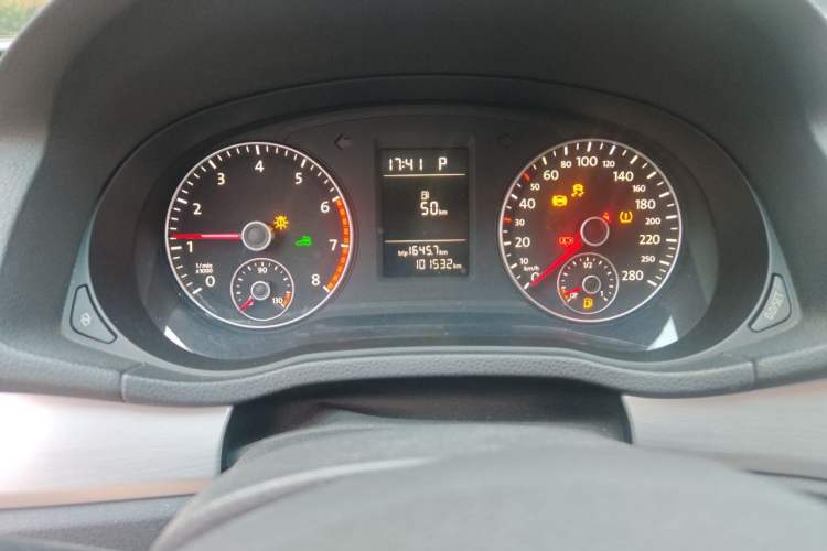 Used Volkswagen Passat 2011 1.8 TSI DSG Prestige Edition Odometer Close Up