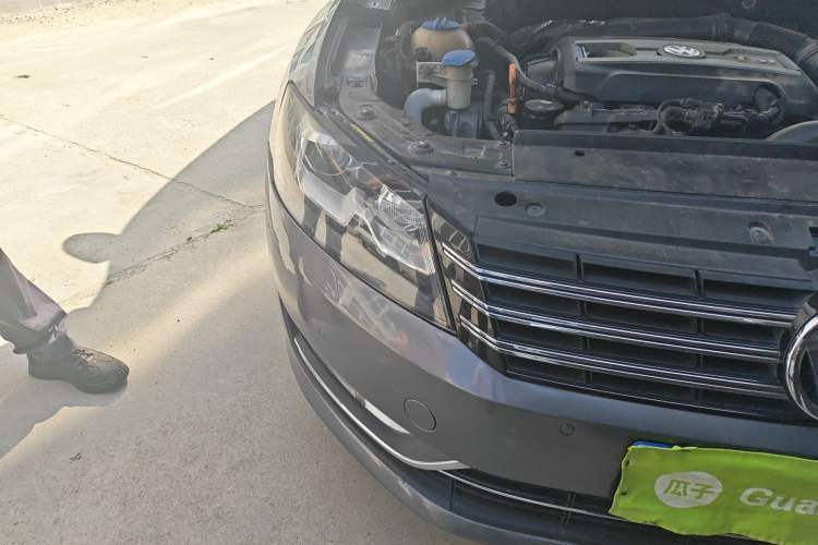 Used Volkswagen Passat 2011 1.8 TSI DSG Ultimate Edition Right Front Headlight