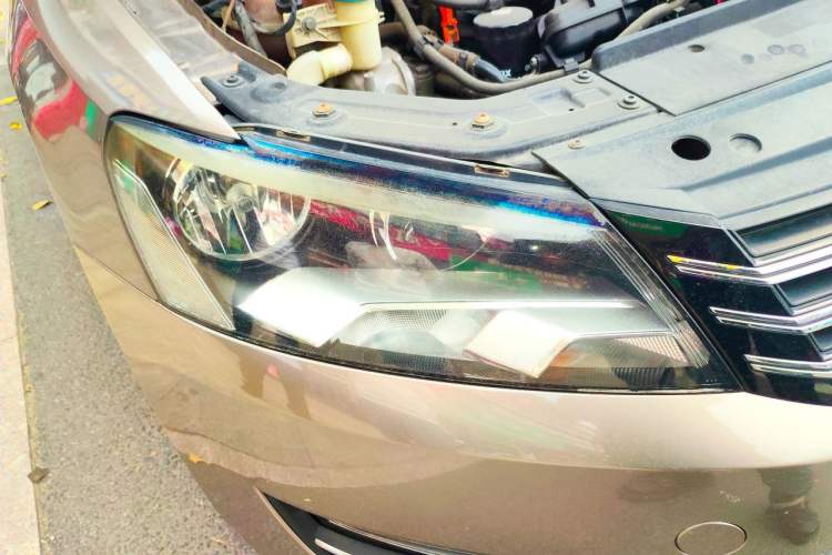 Used Volkswagen Passat 2011 1.8TSI Automatic Prestige Edition Right Front Headlight