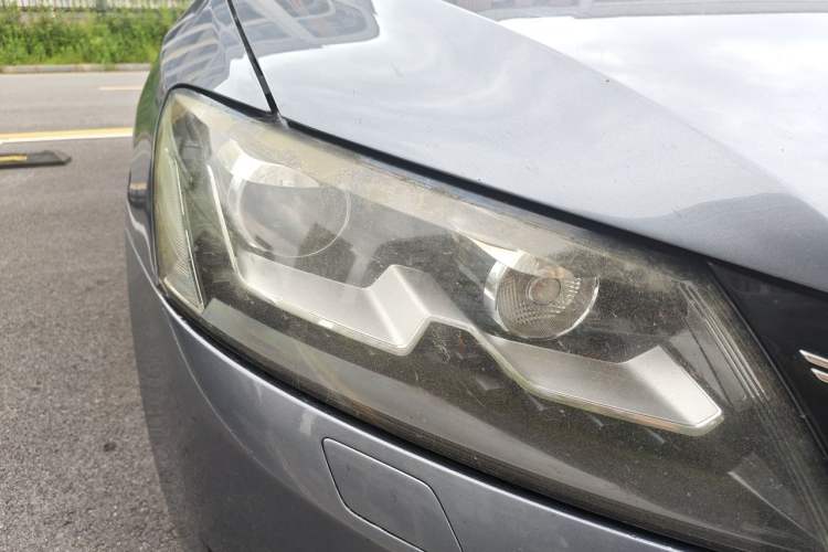 Used Volkswagen Passat 2011 2.0 TSI DSG Premium Edition Right Front Headlight
