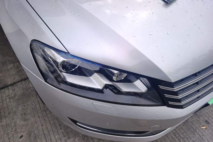 Used Volkswagen Passat 2011 1.8 TSI DSG Ultimate Edition Right Front Headlight