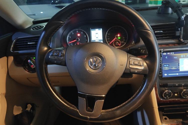 Used Volkswagen Passat 2011 2.0 TSI DSG Premium Edition Steering Wheel