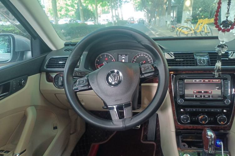 Used Volkswagen Passat 2011 3.0L V6 DSG Flagship Edition Steering Wheel