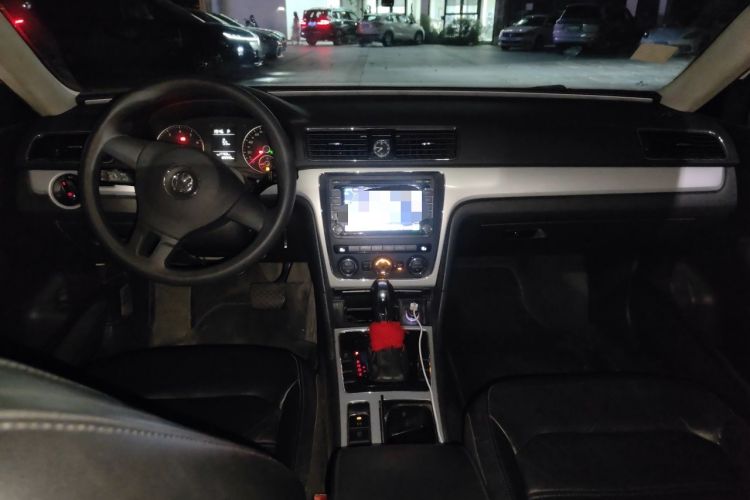 Used Volkswagen Passat 2011 1.8 TSI DSG Prestige Edition Center Console