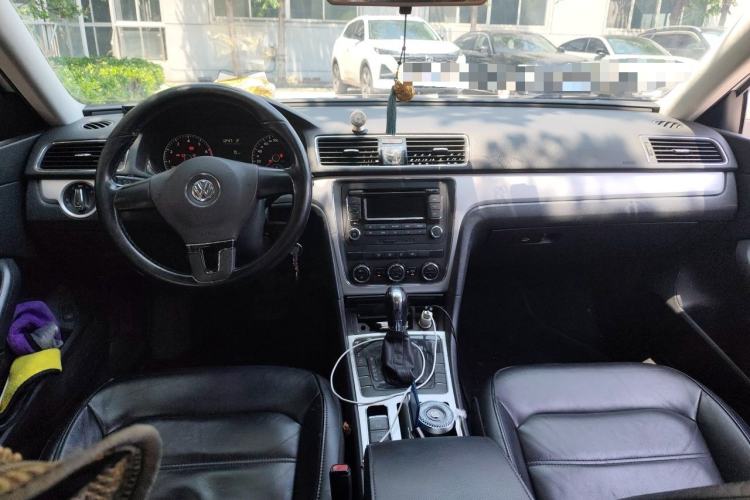 Used Volkswagen Passat 2011 1.8 TSI DSG Prestige Edition Center Console