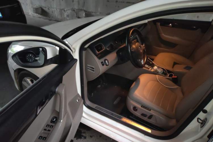 Used Volkswagen Passat 2011 2.0 TSI DSG Premium Edition Driver Seat