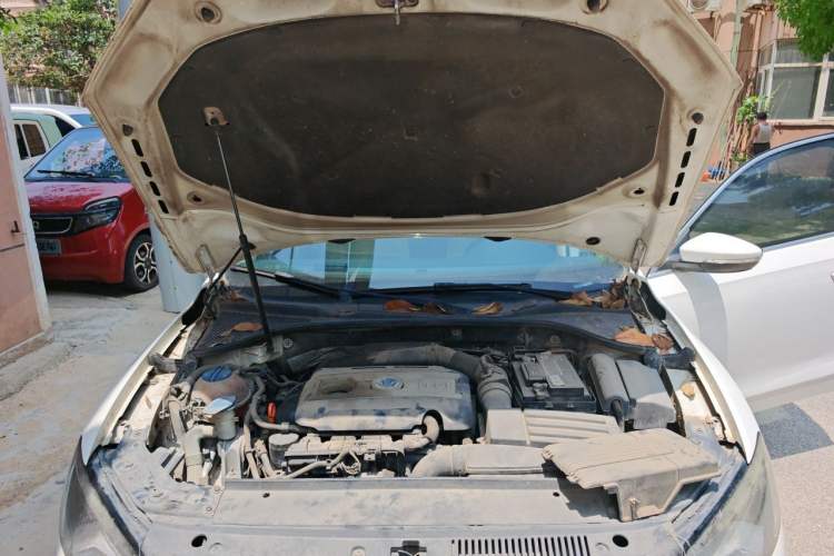 Used Volkswagen Passat 2011 1.8 TSI DSG Prestige Edition Engine Bay