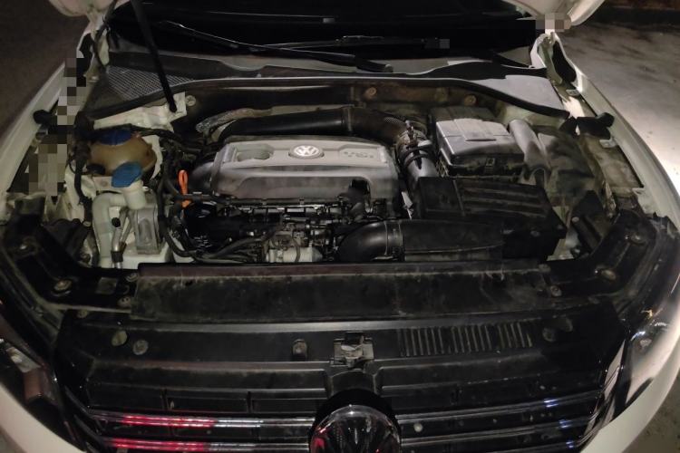 Used Volkswagen Passat 2011 1.8 TSI DSG Prestige Edition Engine Bay