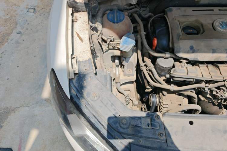Used Volkswagen Passat 2011 1.8 TSI DSG Prestige Edition Engine Bay Right