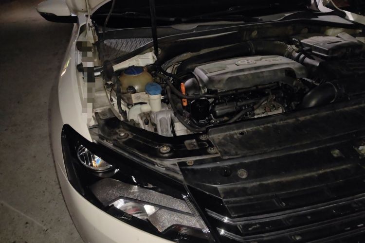 Used Volkswagen Passat 2011 1.8 TSI DSG Prestige Edition Engine Bay Right