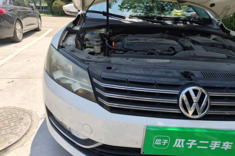 Used Volkswagen Passat 2011 1.8 TSI DSG Prestige Edition Engine Bay Right