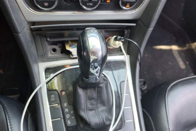 Used Volkswagen Passat 2011 1.8 TSI DSG Prestige Edition Gear Lever