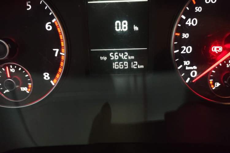 Used Volkswagen Passat 2011 1.8 TSI DSG Prestige Edition Odometer Close Up