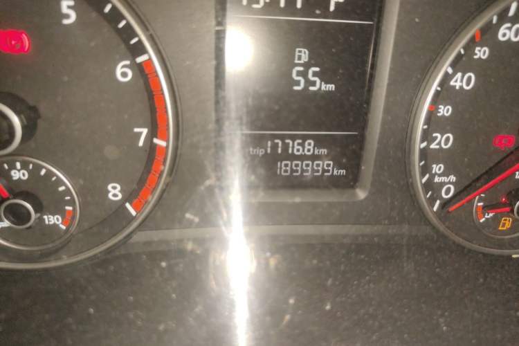 Used Volkswagen Passat 2011 1.8 TSI DSG Prestige Edition Odometer Close Up