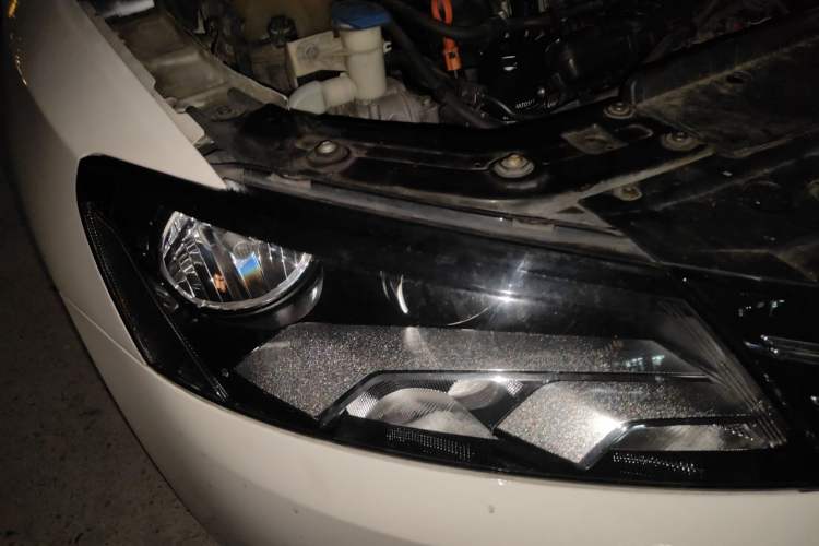 Used Volkswagen Passat 2011 1.8 TSI DSG Prestige Edition Right Front Headlight