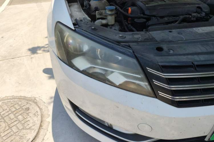 Used Volkswagen Passat 2011 1.8 TSI DSG Prestige Edition Right Front Headlight