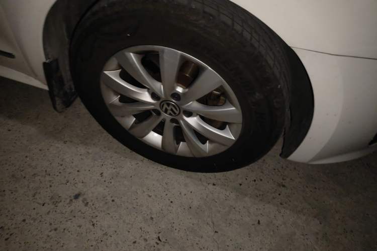 Used Volkswagen Passat 2011 1.8 TSI DSG Prestige Edition Right Front Wheel Hub
