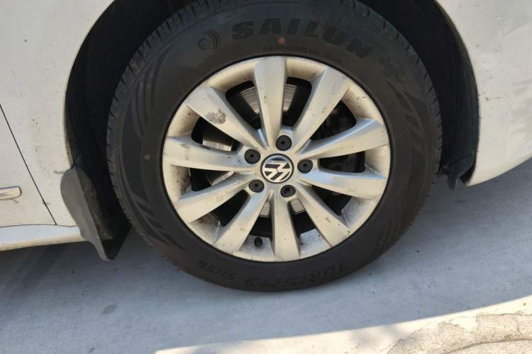 Used Volkswagen Passat 2011 1.8 TSI DSG Prestige Edition Right Front Wheel Hub