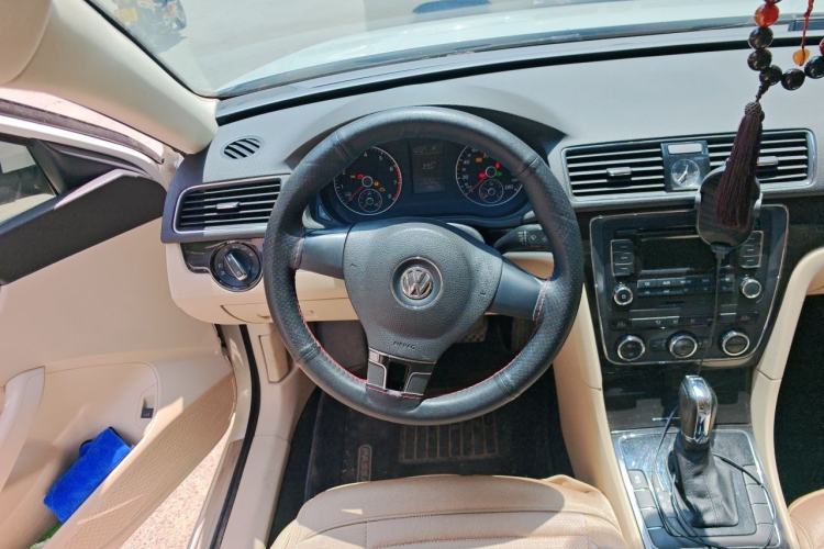Used Volkswagen Passat 2011 1.8 TSI DSG Prestige Edition Steering Wheel