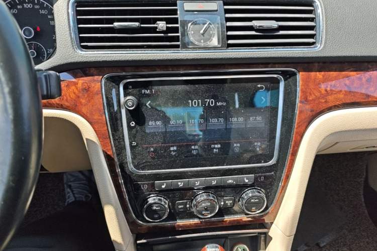 Used Volkswagen Passat 2011 2.0 TSI DSG Ultimate Edition Audio And AC Panel