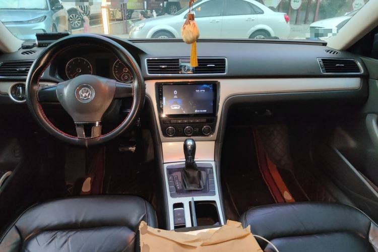 Used Volkswagen Passat 2011 1.8TSI Automatic Prestige Edition Center Console
