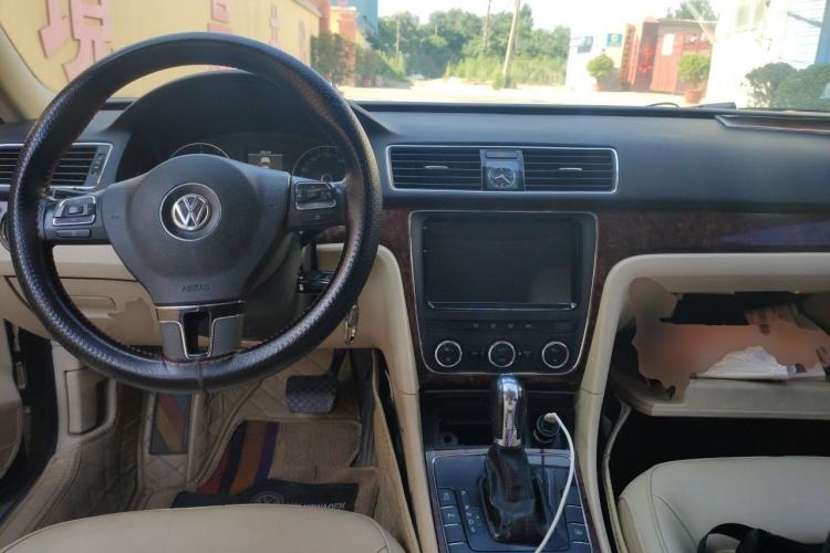 Used Volkswagen Passat 2011 1.8TSI DSG Prestige Edition Center Console