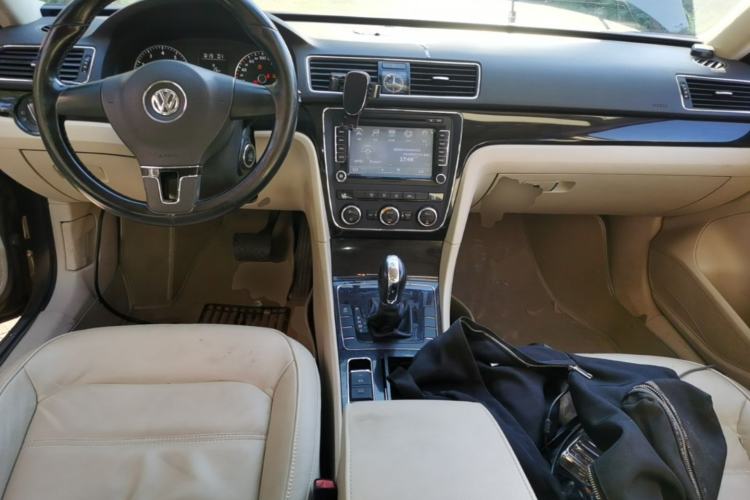Used Volkswagen Passat 2011 1.8 TSI DSG Prestige Edition Center Console