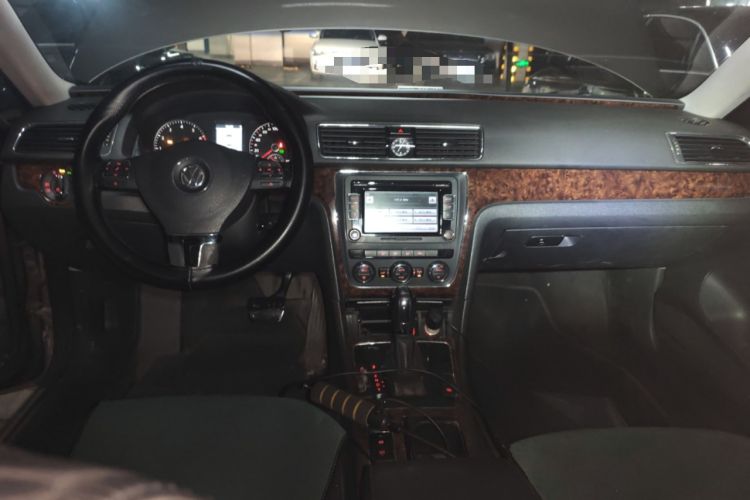 Used Volkswagen Passat 2011 1.8TSI DSG Prestige Edition Center Console