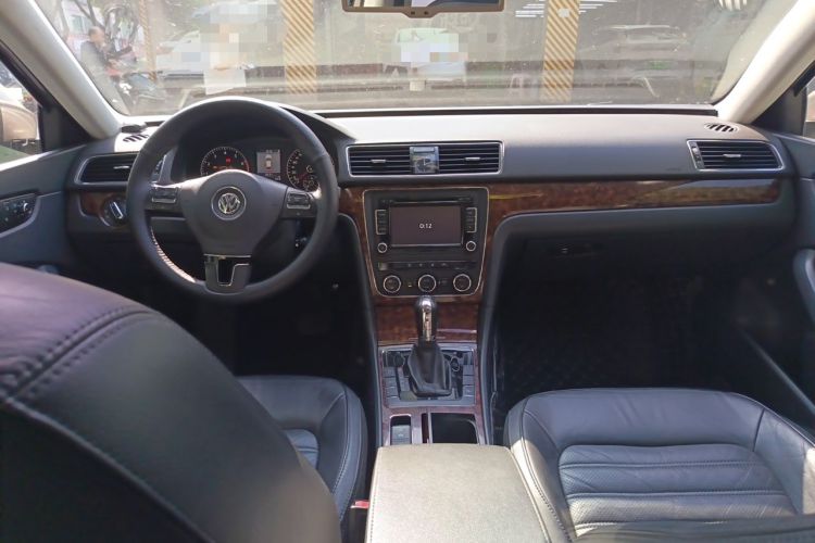 Used Volkswagen Passat 2011 1.8TSI DSG Prestige Edition Center Console