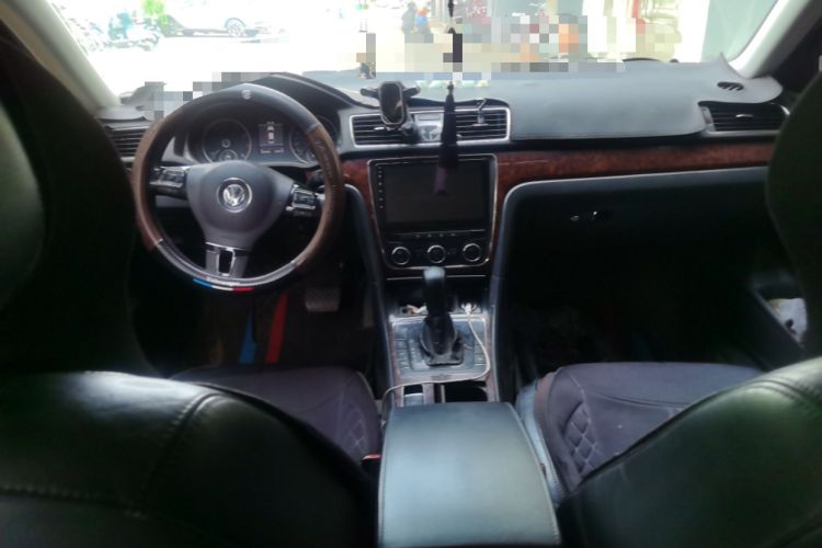 Used Volkswagen Passat 2011 2.0 TSI DSG Premium Edition Center Console
