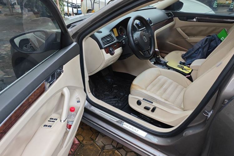 Used Volkswagen Passat 2011 2.0 TSI DSG Ultimate Edition Driver Seat