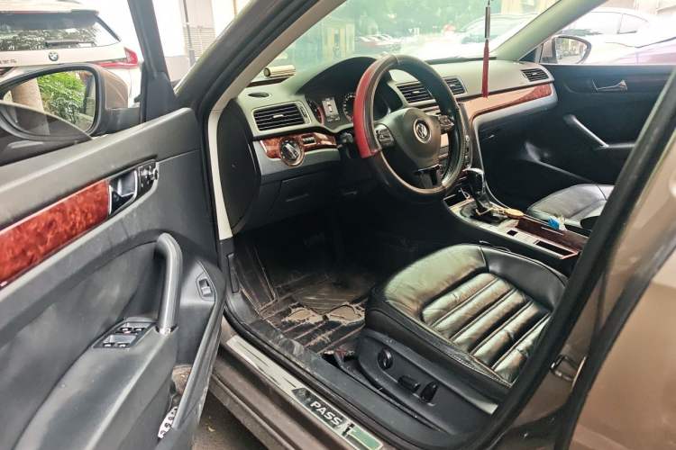 Used Volkswagen Passat 2011 1.8TSI DSG Prestige Edition Driver Seat