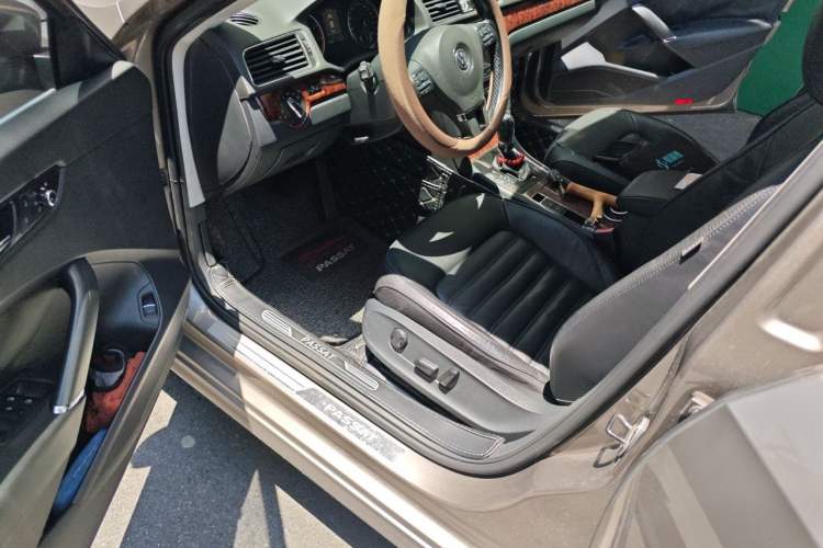 Used Volkswagen Passat 2011 1.8TSI DSG Prestige Edition Driver Seat