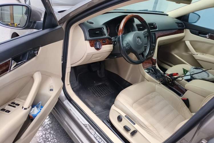 Used Volkswagen Passat 2011 2.0 TSI DSG Ultimate Edition Driver Seat