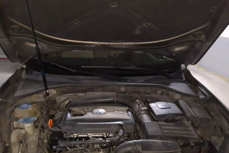Used Volkswagen Passat 2011 2.0 TSI DSG Ultimate Edition Engine Bay