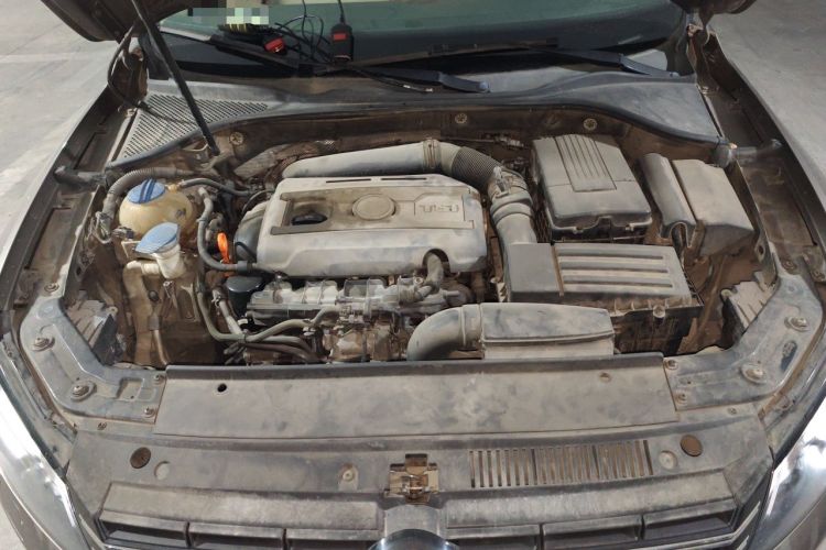Used Volkswagen Passat 2011 1.8TSI DSG Prestige Edition Engine Bay