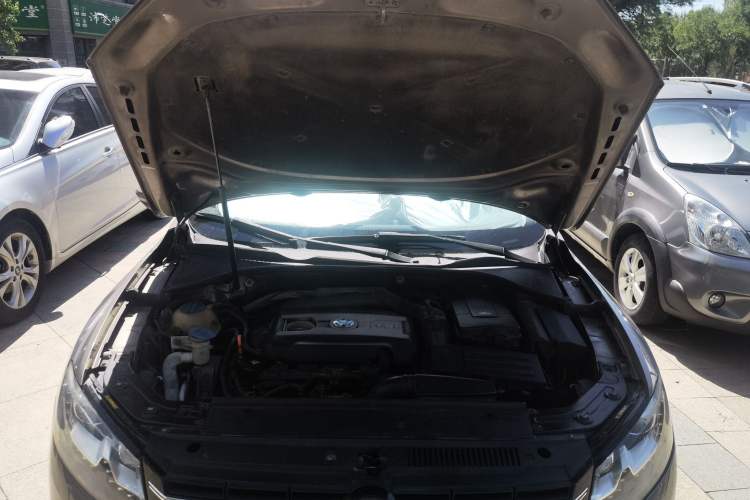 Used Volkswagen Passat 2011 1.8TSI DSG Prestige Edition Engine Bay