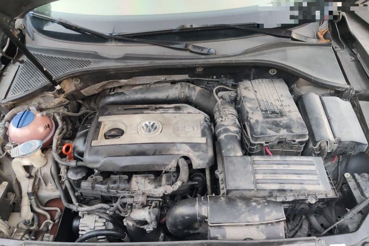 Used Volkswagen Passat 2011 1.8TSI Automatic Prestige Edition Engine Bay
