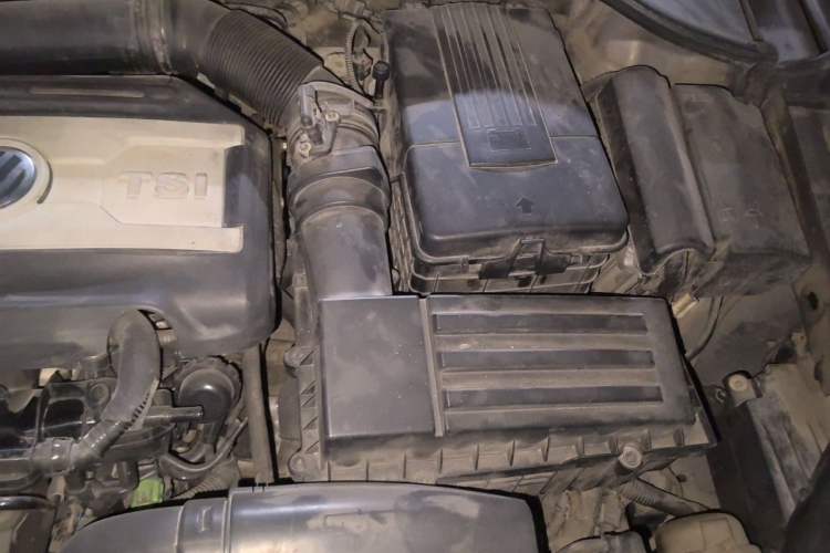 Used Volkswagen Passat 2011 2.0 TSI DSG Ultimate Edition Engine Bay Left