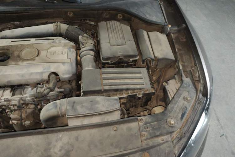 Used Volkswagen Passat 2011 1.8TSI DSG Prestige Edition Engine Bay Left