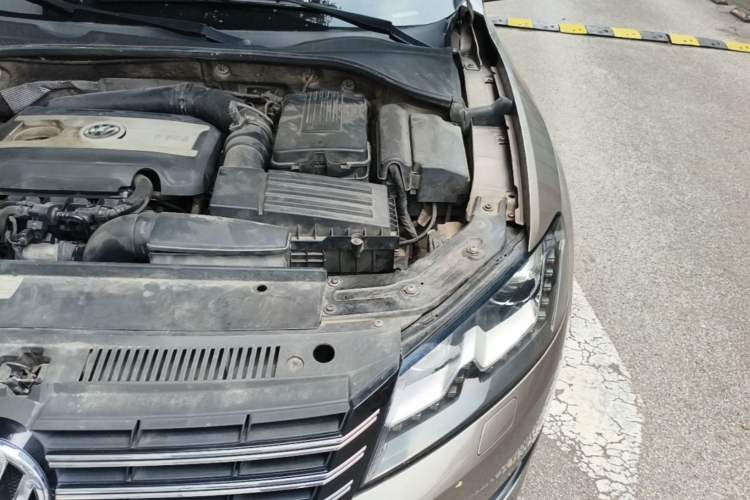 Used Volkswagen Passat 2011 2.0 TSI DSG Ultimate Edition Engine Bay Left