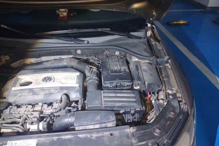 Used Volkswagen Passat 2011 1.8 TSI DSG Prestige Edition Engine Bay Left