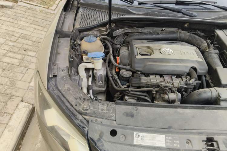 Used Volkswagen Passat 2011 1.8 TSI DSG Prestige Edition Engine Bay Right