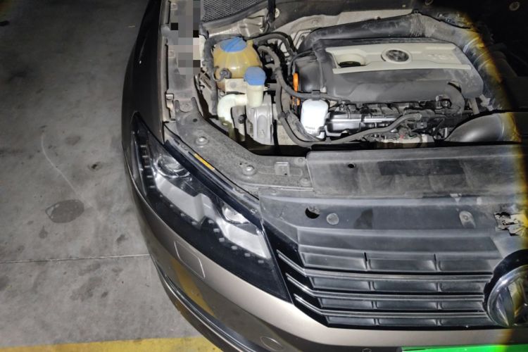 Used Volkswagen Passat 2011 2.0 TSI DSG Ultimate Edition Engine Bay Right