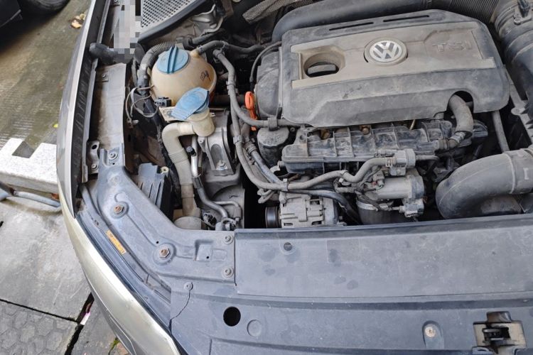 Used Volkswagen Passat 2011 2.0 TSI DSG Ultimate Edition Engine Bay Right