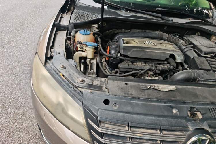 Used Volkswagen Passat 2011 1.8TSI DSG Prestige Edition Engine Bay Right