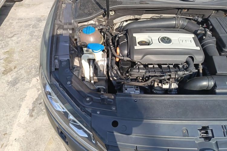 Used Volkswagen Passat 2011 1.8TSI DSG Prestige Edition Engine Bay Right