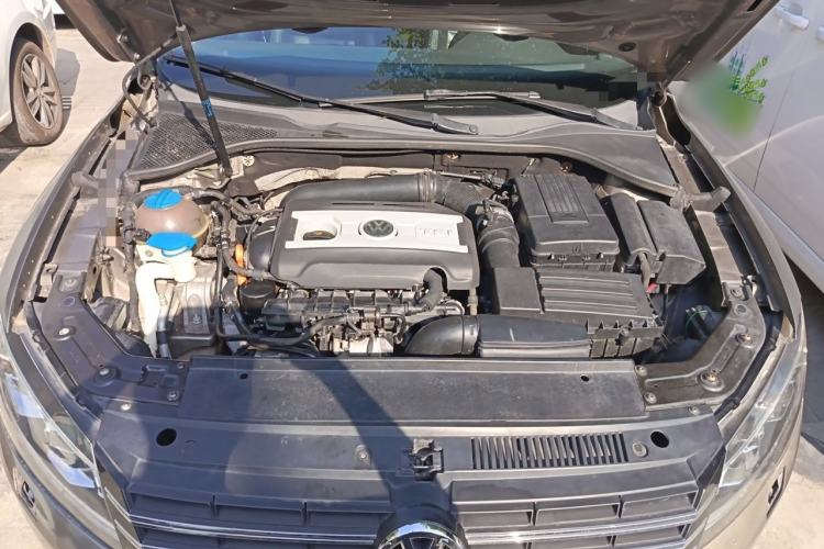 Used Volkswagen Passat 2011 1.8TSI DSG Prestige Edition Engine Bay